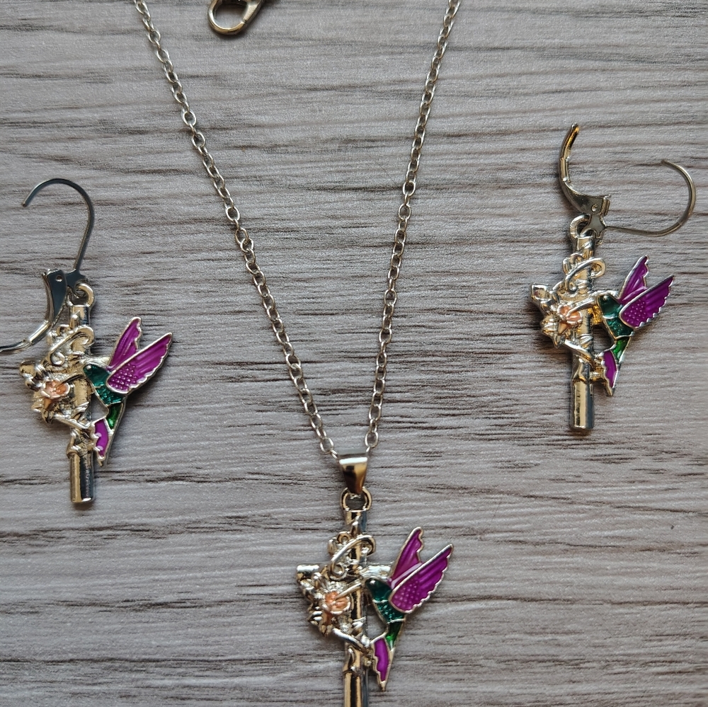 Jewelry. Hummingbird. - Picture 3 of 3